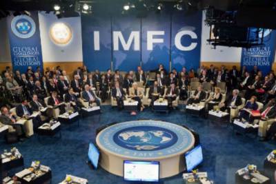 МВФ предупредил об опасности признания биткоина национальной валютой