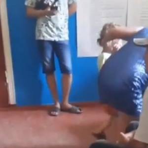 В Запорожской области сняли на видео издевательства матери над девочкой: комментарий полиции