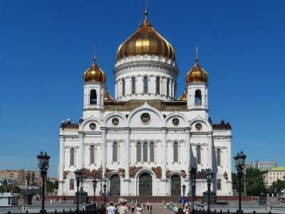 Иерей храма Христа Спасителя отдал мошенникам более 90 тыс. рублей