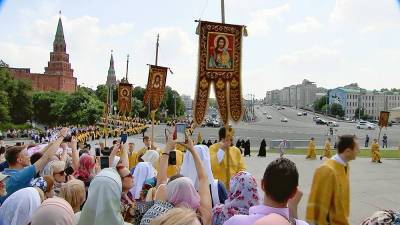 Жители России, Украины и Белоруссии отмечают День крещения Руси