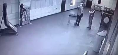 В новосибирском тире прямо на глазах инструктора застрелился мужчина