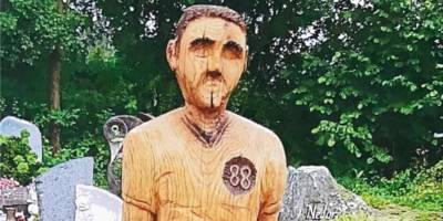 Немецкие власти заставили мужчину убрать с могилы отца скульптуру из-за её сходства с Гитлером