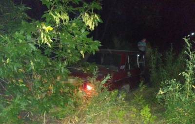 Пьяный водитель сбил двух подростков и сбежал, фото: чем все закончилось
