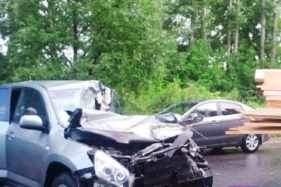 Костромское везение: водитель «Тойоты» чудом остался жив при столкновении с грузовиком «Ниссан»