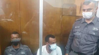 Колол ножом, бил и насиловал: суд в Тель-Авиве продлил арест нелегалу из Африки всего на 1 день