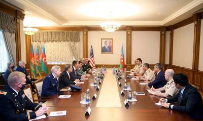 Министр обороны Азербайджана встретился с делегацией американского штата Оклахома (ФОТО)
