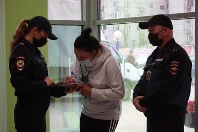 В торговых центрах столицы Коми за два часа нашли 24 нарушителей масочного режима
