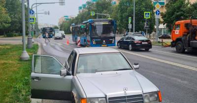 Дмитрий Панов - 16-летний москвич за рулем Mercedes врезался в автобус - moslenta.ru - Зеленоград