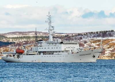Северный флот России направил в Арктику гидрограф «Ромуальд Муклевич»