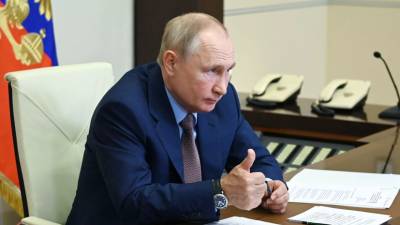 Путин назвал недопустимым наличие в России школ в аварийном состоянии