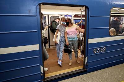 В Совфеде оценили идею ввести "женские" вагоны в общественном транспорте