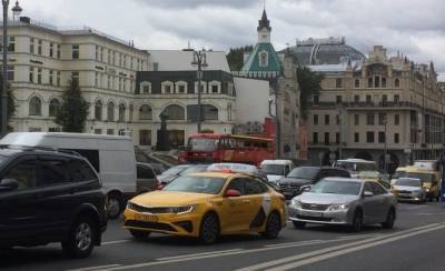 С 1 августа работу московского такси будет контролировать КИС