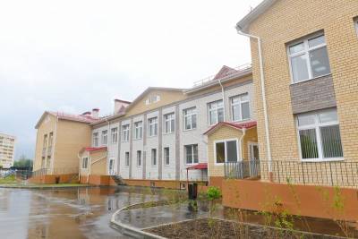 Алексей Островский оценил условия для детей в недавно открывшемся садике в Смоленске