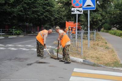 В Рязани продолжают уборку города - 7info.ru - Рязань