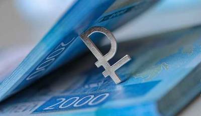 «Нужно ждать скачка доллара»: российский эксперт предрек обвал рубля
