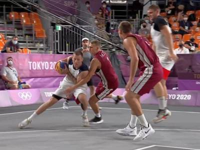В упорнейшей борьбе в Токио Латвия обыграла в финале команду ОКР в баскетболе 3×3