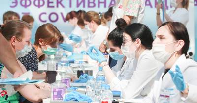Москвичам разъяснили порядок получения спецнабора для вакцинированных
