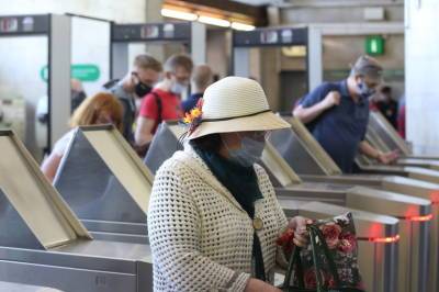 Для петербурженок хотят сделать «женские вагоны» в метро