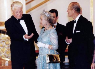 Визит Елизаветы II в Россию: чем Ельцин удивил английскую королеву