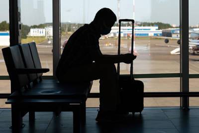 Россияне напились в аэропорту из-за долгого ожидания рейса и пропустили вылет