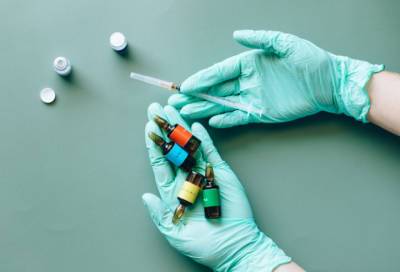 Больше 3 тысяч маломобильных петербуржцев получили прививку от COVID-19 на дому