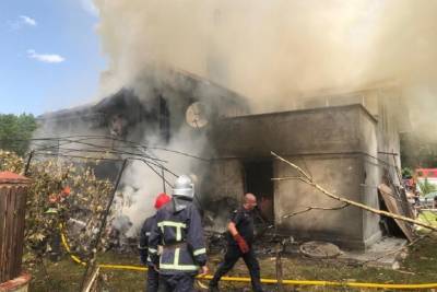 В разрушенном самолетом доме были мама и дети: новые подробности трагедии на Прикарпатье