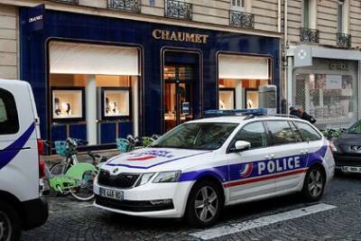 Ван Дамм - Преступник ограбил магазин на миллионы евро благодаря Ван Дамму - lenta.ru - Франция - Париж