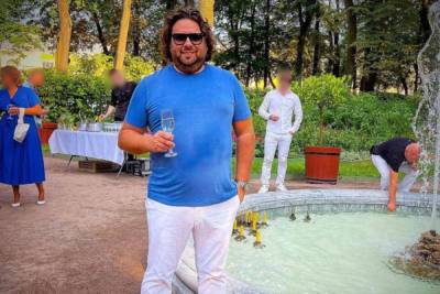 Петербуржцы осудили организаторов вечеринки с шампанским в фонтанах в Летнем саду