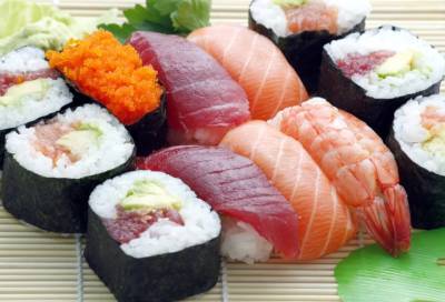Врач-инфекционист предупредил о смертельной опасности суши и роллов