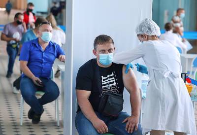 Вакциной "Спутник V" полностью привились 20 млн россиян