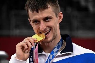 Олимпийский чемпион из Карелии Владислав Ларин посвятил золотую медаль дедушке