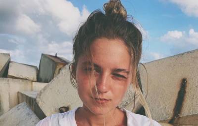 Приемная дочь Потапа в неожиданном наряде показала лицо своего верного спутника: "Выгляжу на 16"