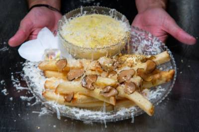 Американцы приготовили рекордно дорогую порцию картошки фри