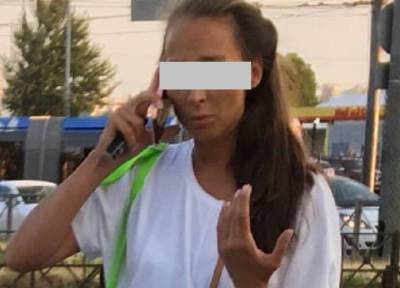 Мать в Петербурге избила самокатом прохожую, в которую врезался ее ребенок