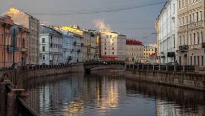 В Петербурге 16-летний подросток утонул во время попытки переплыть Мойку