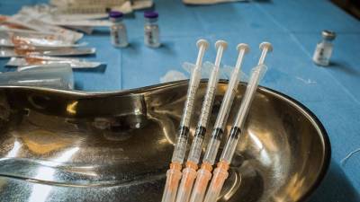 Минздрав Болгарии признал гибель 10 тысяч больных COVID-19 из-за ошибок при вакцинации