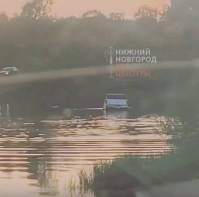 Машина утонула в заливе в Нижнем Новгороде за пять минут