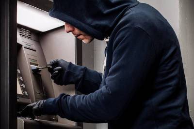 На Брянщине полицейские раскрыли кражу банковской карты