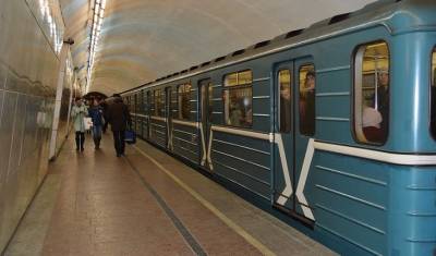 Женщин предлагают возить в метро в отдельных вагонах