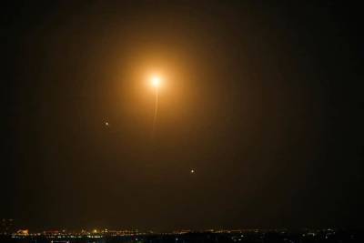 Террористы запустили две ракеты по Зеленой зоне Багдада, в которой находится посольство США и мира