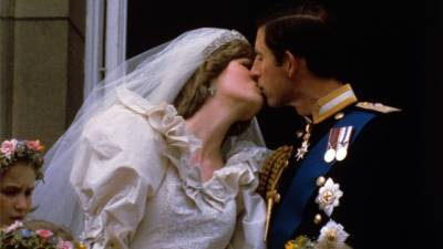 принц Чарльз - принцесса Диана - Диана Спенсер - «Свадьба века»: Как проходило бракосочетание принца Чарльза и принцессы Дианы? - 5-tv.ru - Англия