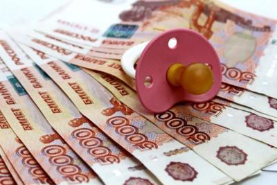 Брянчанка отработает долг по алиментам в 100 тысяч рублей