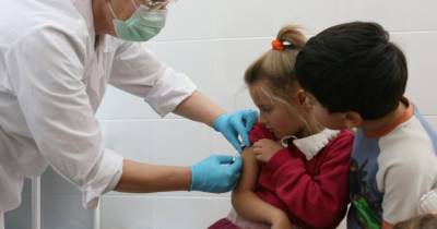 Павлютс склонен не поддерживать обязательную вакцинацию школьников