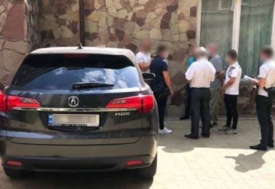 На Львовщине военнослужащего задержали на взятке (фото)