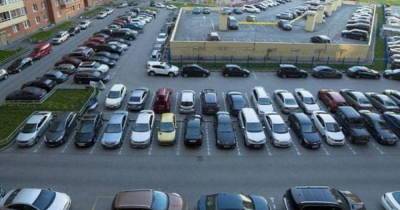 "Ничего бесплатного не существует": для киевлян введут плату за парковку у своих домов