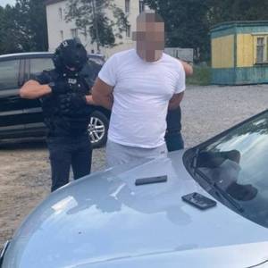 Двух полицейских из Хмельницкой области задержали на взятке. Фото