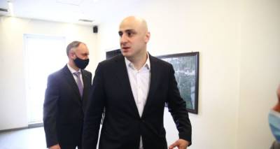 Лидер "Нацдвижения" уходит из парламента Грузии