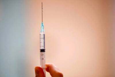 AstraZeneca vs Pfizer: ученые проверили связь между COVID-вакцинами и тромбозом