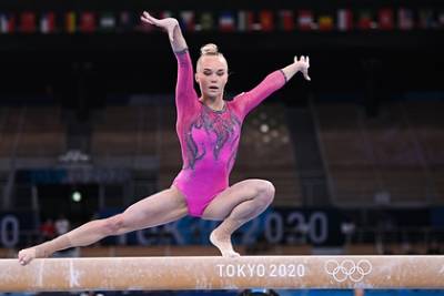 Российская гимнастка Мельникова завоевала бронзу в многоборье на Олимпиаде