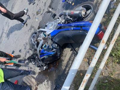 «Водитель на асфальте рыдал от боли». В Челябинске мотоцикл столкнулся с джипом